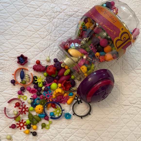 B. Toys Pop-Arty! Jewelry Making Kit